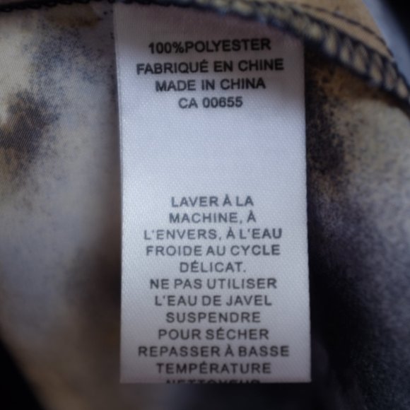 COPY - Reitmans abstract rolled sleeve blouse XXL - Picture 8 of 9